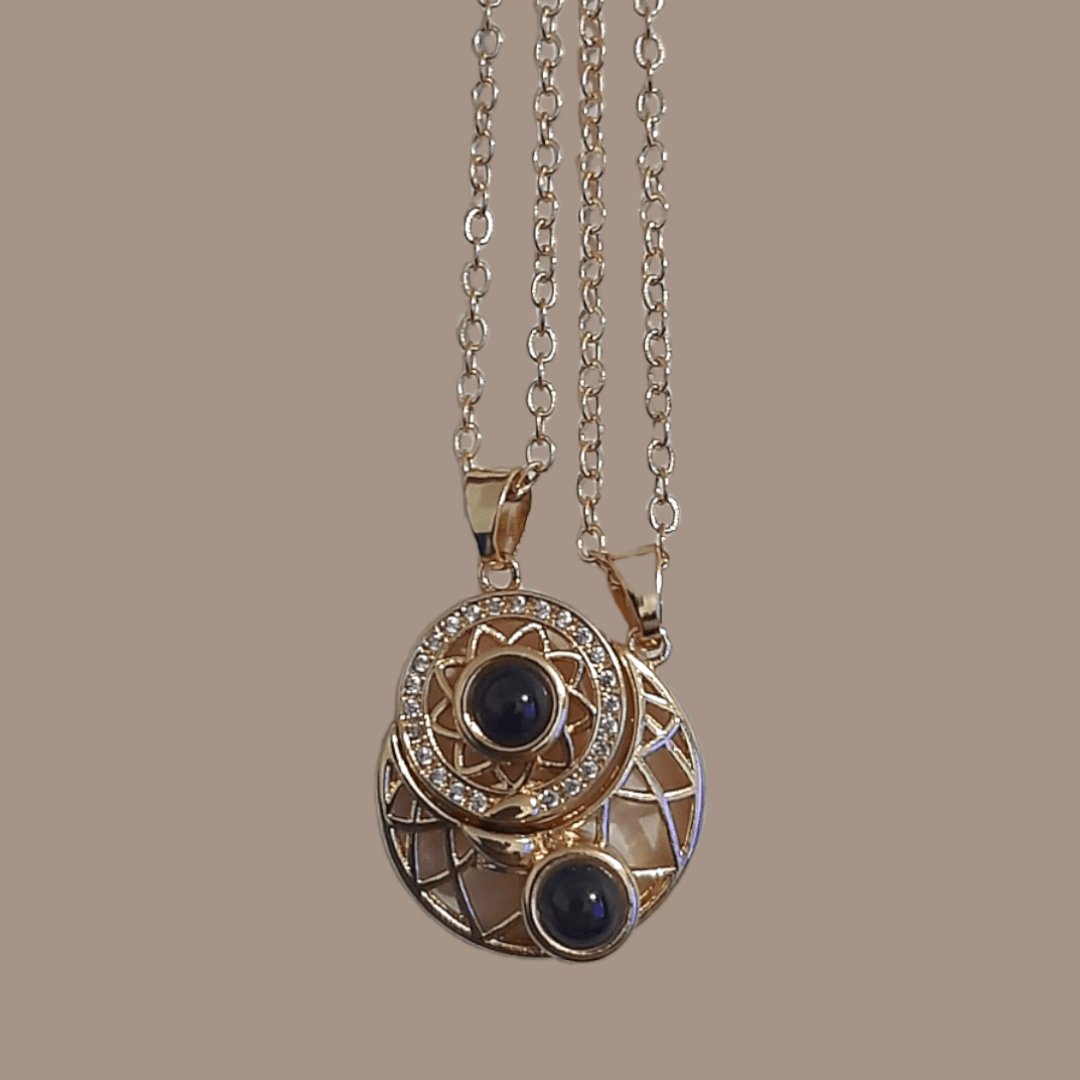Collar Sol y Luna Proyección 100 Idiomas Gold - Diversa Colección