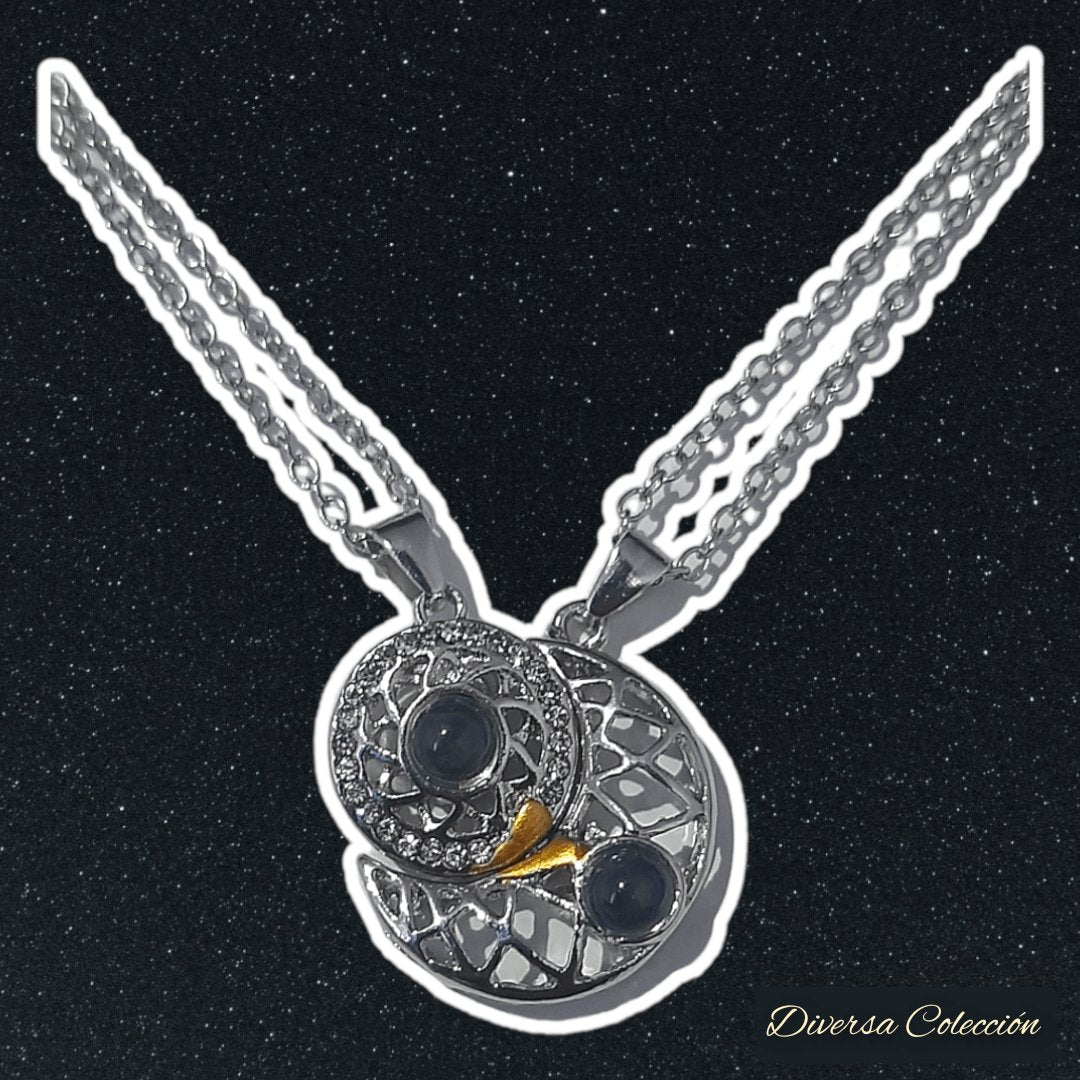 Collar Sol y Luna Proyección 100 Idiomas Plateado 2 - Diversa Colección