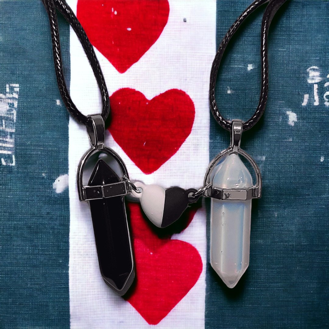 Collares Cuarzo Corazón Magnético B&W - Diversa Colección