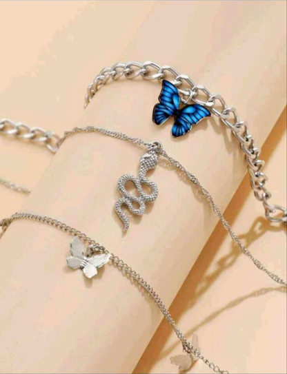 Tres Collares En 1