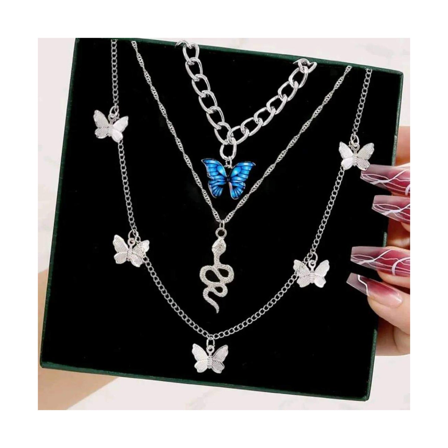Tres Collares En 1