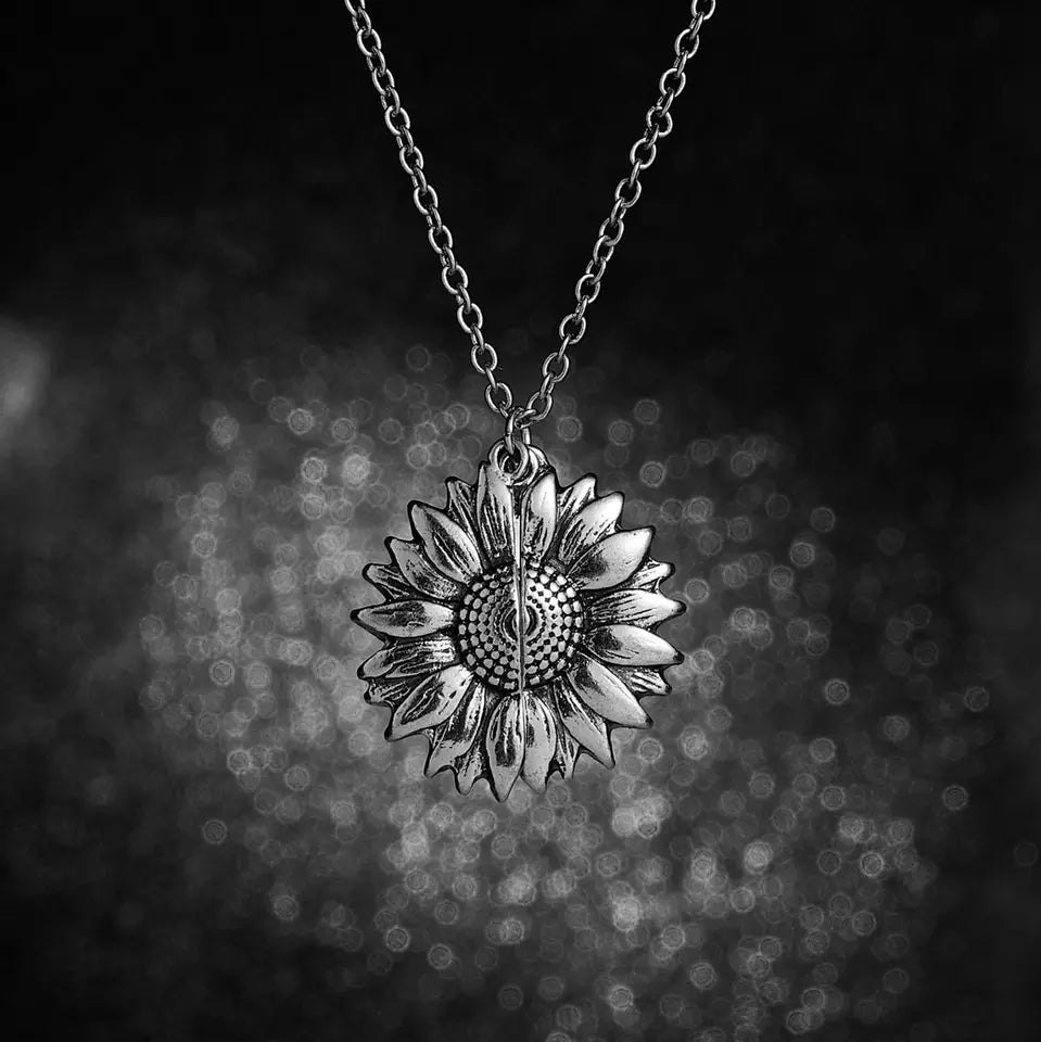 Collar Girasol You Are My Sunshine Plateado - Diversa Colección