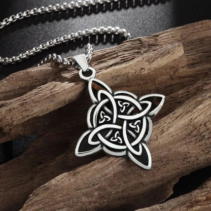 Collar Nudo De Bruja Triqueta - Diversa Colección