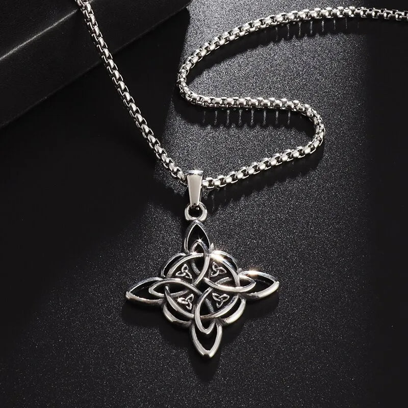 Collar Nudo De Bruja Triqueta - Diversa Colección