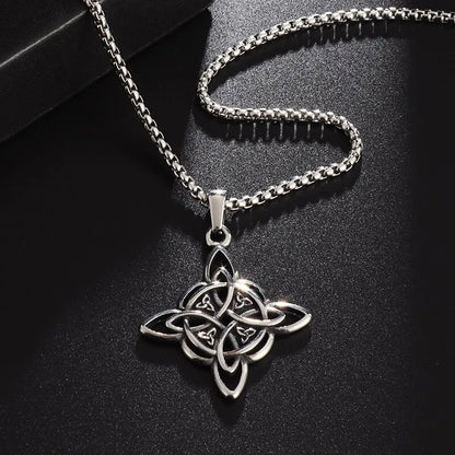 Collar Nudo De Bruja Triqueta - Diversa Colección