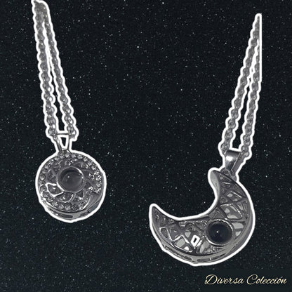 Collar Sol y Luna Proyección 100 Idiomas Plateado - Diversa Colección