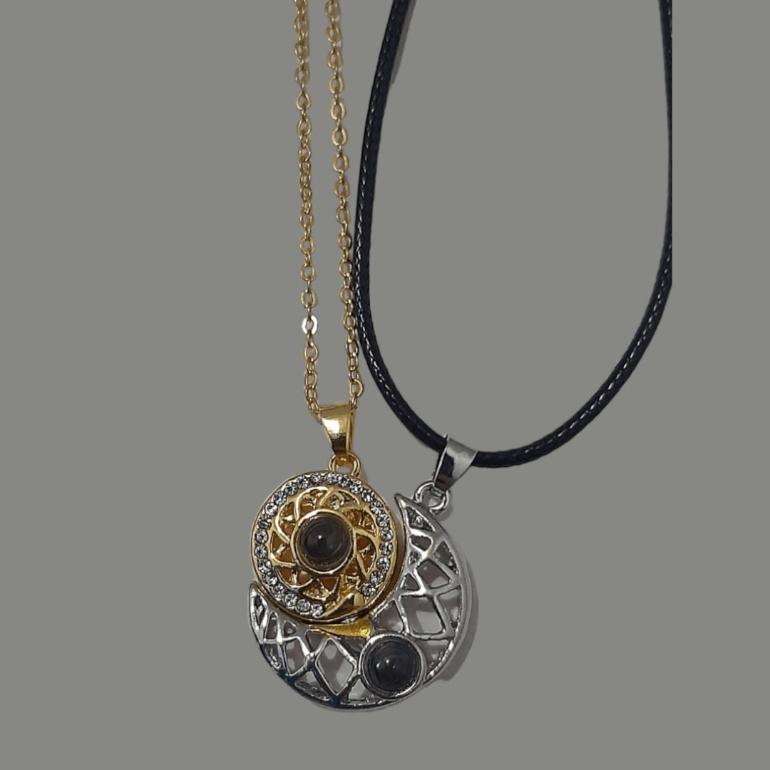 Collar Sol y Luna Proyección 100 Idiomas Plated & Gold - Diversa Colección