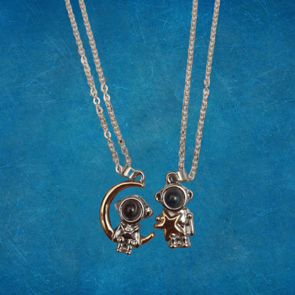 Collares Astronauta Proyección 100 Idiomas - Diversa Colección
