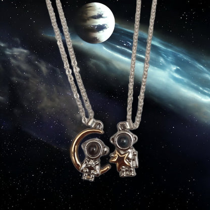 Collares Astronauta Proyección 100 Idiomas - Diversa Colección
